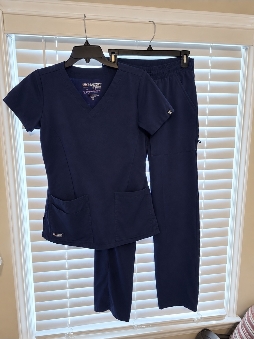Grey's Anatomy Women’s Navy Straight-Leg Scrub Set
